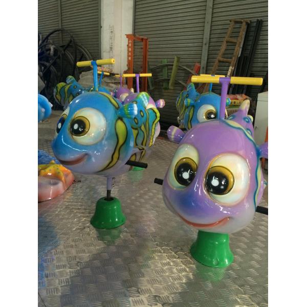 Рыбы красоты веселые идут музыка стеклоткани Кароузел круга материальная в карте УСБ