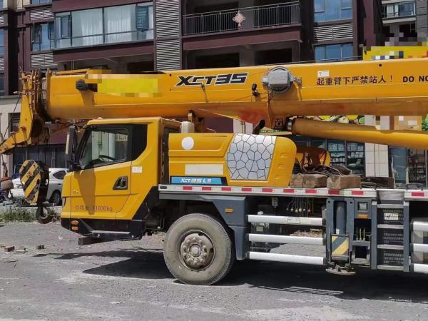 2017 Xg Grue d'occasion de 25 tonnes Grue de camion équipement lourd avec poids de levage maximal de 16 t
