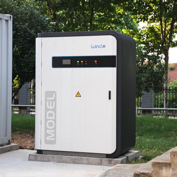 229kwh refroidissement à l'air Armoire à batterie LiFePO4 pour tension de réseau 380V Efficacité énergétique 95% IP55