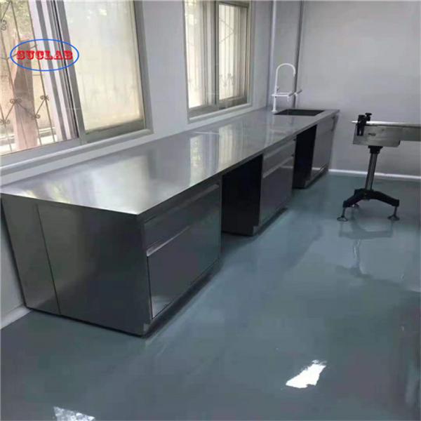 Polished Stainless Steel Lab Bench for Educational Institutions