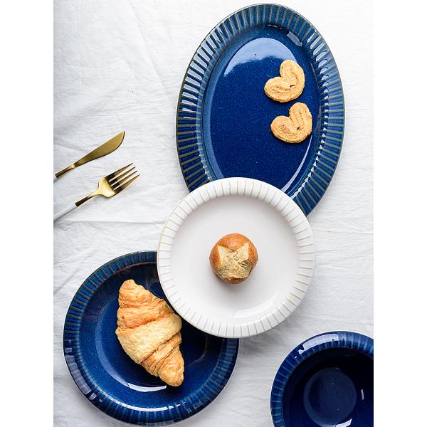 Conjuntos de cena de porcelana azul de horno sostenible 2023 para la experiencia de comer en restaurantes