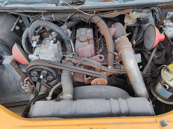 Diesel Euro 4 Autobus escolar aposentado Dongfeng 56 lugares Autobus escolar amarelo