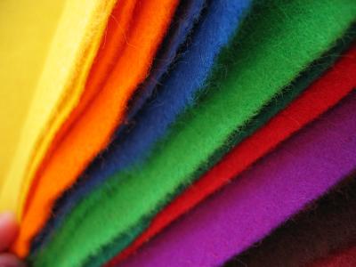 Textile tissé perforé par aiguille résistante de larme non avec l'impression adaptée aux besoins du client