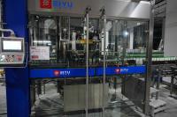 Machine d'étiquetage à manchon haute vitesse pour ligne aseptique de boissons 18 000 BPH