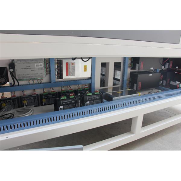 Взаимный лазер голов движимости 4 гравируя автомат для резки 80W 100W для ковра циновки половика нейлона