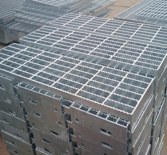 Customizable Design Steel Grating with Excellent Load-Bearing and Optimal Drainage for Industrial Platforms