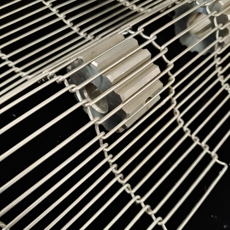 Food Grade Stainless Steel 304 Wire Mesh Conveyor Belt with Customized Width for Bakery Applications