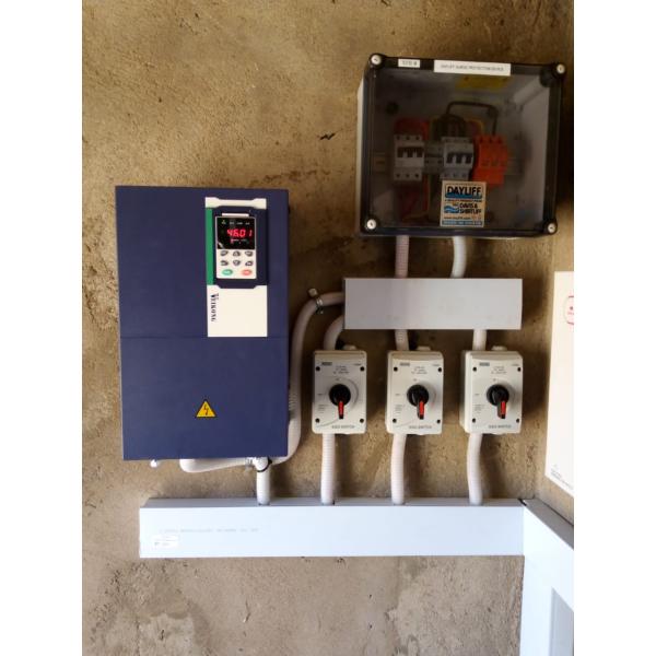 Регулятор инвертора водяной помпы инвертора Ac Dc 2.2KW 4KW 5.5KW солнечный
