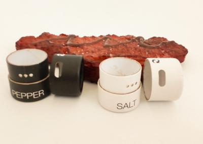 Moderno Mini Material de Papel Condimento Shaker Conjunto para uso de cozinha conveniente