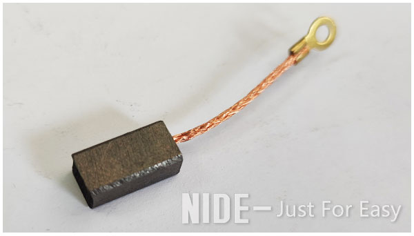 Щетка углерода запасных частей электрического двигателя стартера автомобиля медная