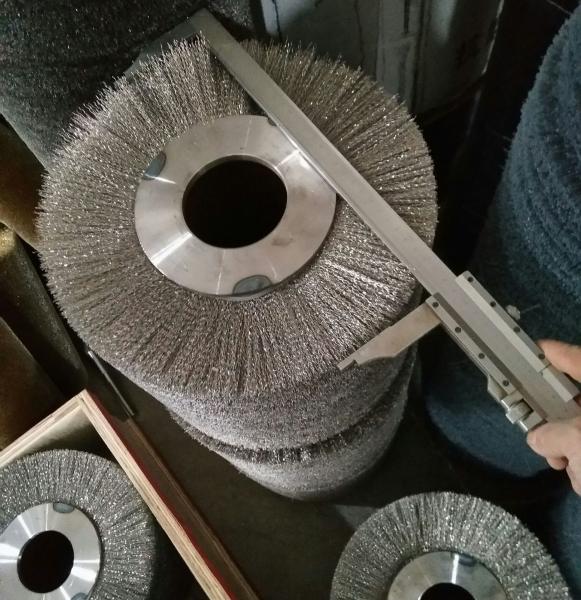 Pincel de rolos de arame de aço inoxidável para polir placa Wpc