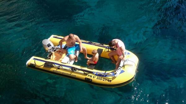 Plastic Canoe Clear Bottom Inflatable Boat , Transparent Fishing Boats 10 Hp Power