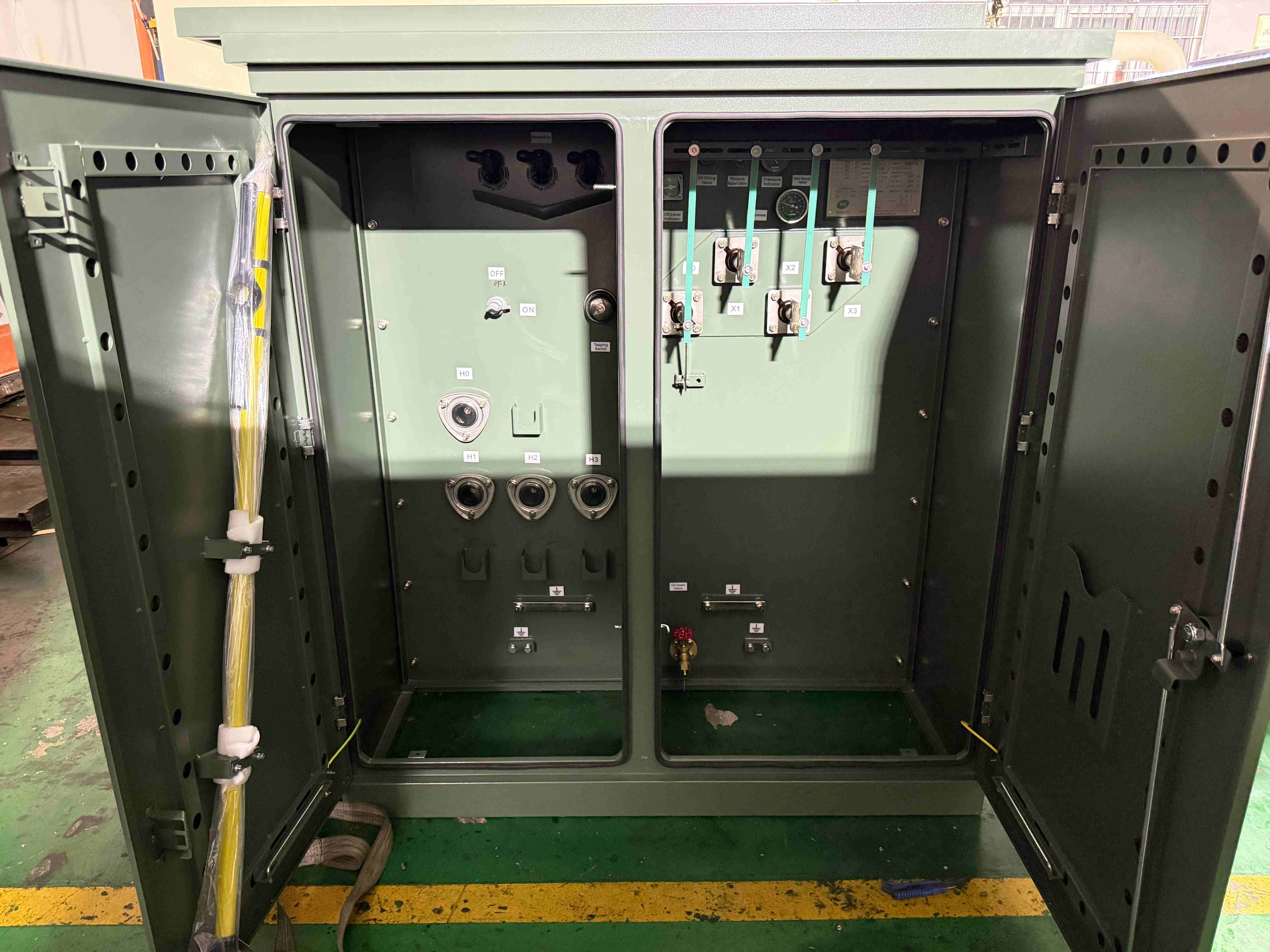 1000kVA Three Phase Pad Mounted Distribution Transformer 24940Y/14400V to 480Y/277V UL Listed
