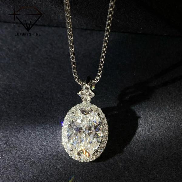 18K Gold Oval Lab Grown Diamond Pendant VVS1-VS1 0.3-3.0ct