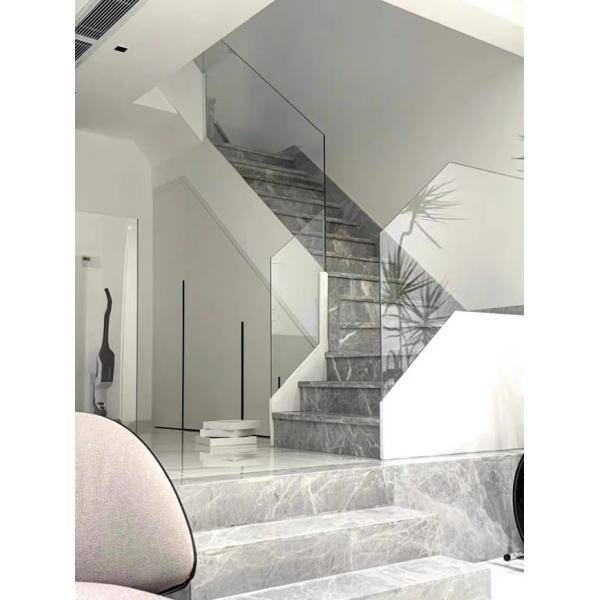 As telhas de mármore da escada da porcelana do olhar 1200x300x170 deslizam não o assoalho exterior