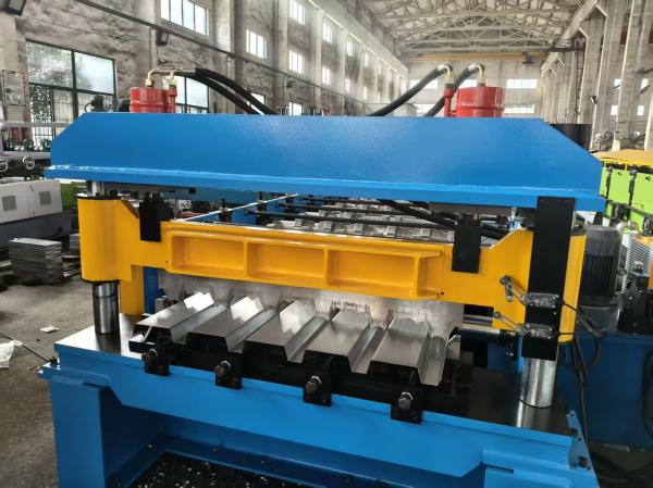Galvanized Steel 12m/Min Metal Roof Deck Roll Forming Machine 0.3-0.8mm