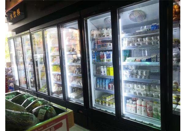 Ventilador de refrigeração Vitrine de bebidas do supermercado com portas de vidro Frigorífico remoto arrefecido a ar