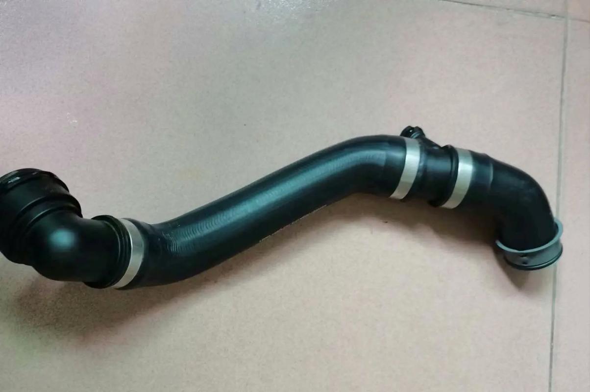 High quality water tank pipe LR016320 for Land Rover