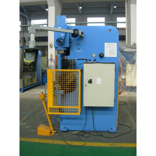 Отожмите тормоз прессы металлического листа плашек ВК67К тормоза гидравлический гнуть управление 2 осей