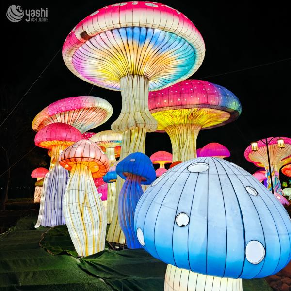 Simulated Mushroom Lanterns Outdoor LED Lighting Fixtures 240CM - 250CM