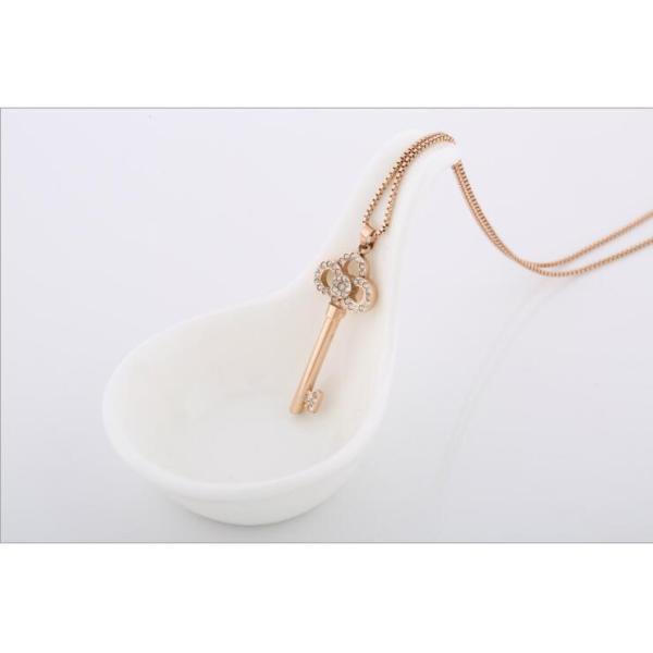 Boutique Stainless Steel Necklace Key Diamond Necklace Female Fashion Jewelry Key Pendant Necklace