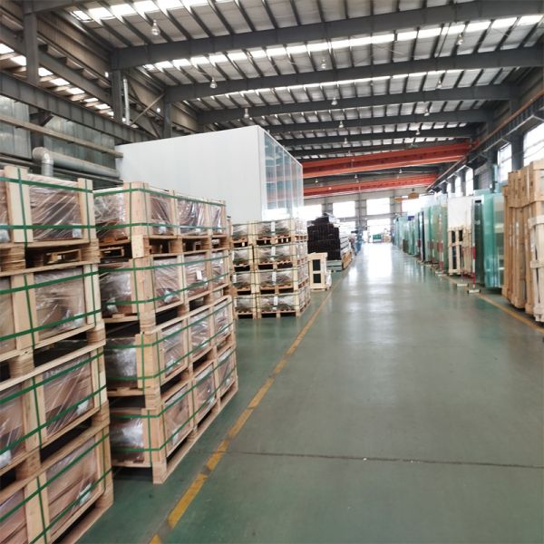 High Transmittance Solar Tempered Glass Mistlite Low Iron Tempered Glass Customized