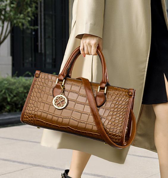 PU Women Fashion Handbag Crocodile Pattern Handbag Retro Pillow Type