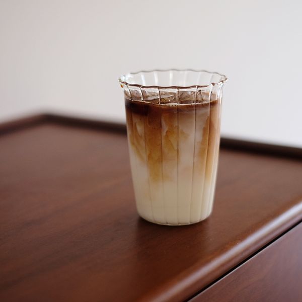 Flower Shape Inner Stripe Borosilicate Glass Coffee Mug for Cold Brew Latte Milk