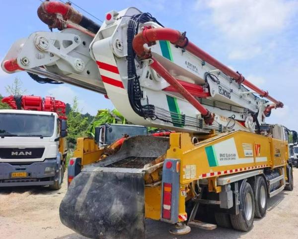 XCMG 52M 2022 Concrete Pump Good Price Vietnam - Sitrak Chassis Trusted Supplier