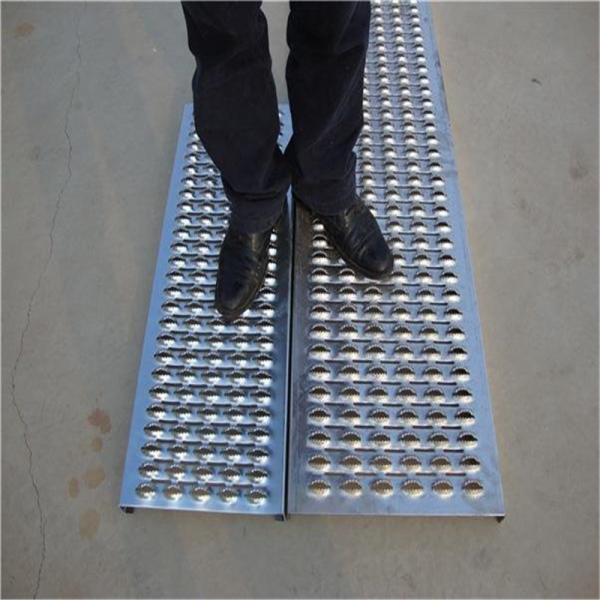 Q235 toit Diamond Shape Grip Strut Grating en acier industriel