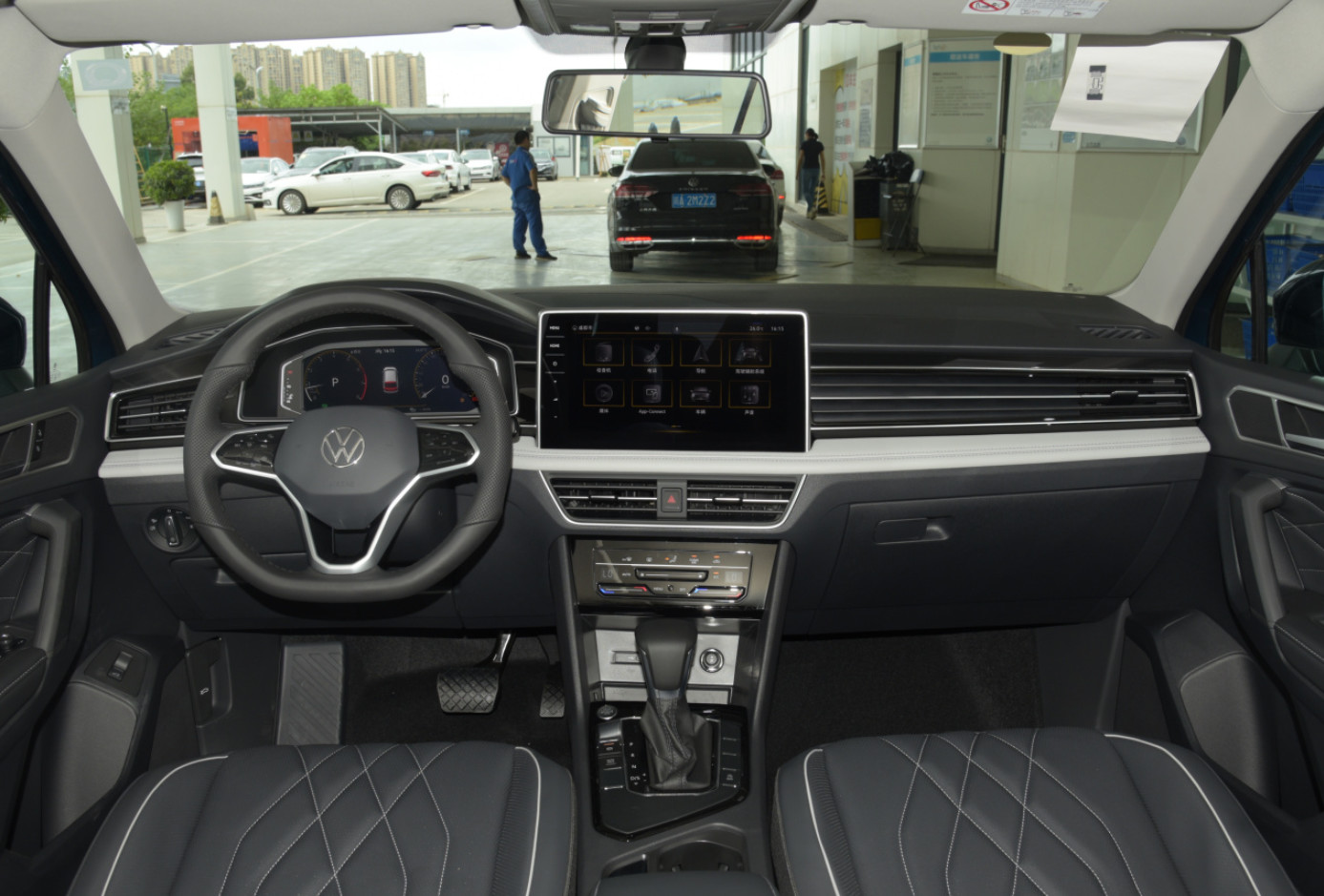 TIGUAN L 2022 330TSI Auto 2WD Smart Version Средний внедорожник Бензин 5 дверей 5 мест