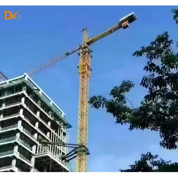2a mano de construcción de torre grúa Zoomlion 7052 Año 2020 25 toneladas de carga