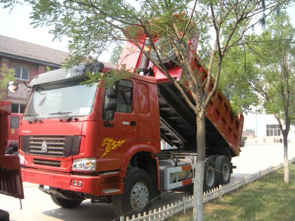 Sinotruk Heavy Duty Dump Truck 30 Ton White Color Length Body Cargo