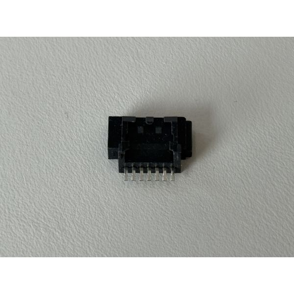 SATA 7 pin female PCB connector, 1.27mm pitch gold-plated electronic signal terminals for SSD/HDD data transmission in customized server, industrial, automotive and power backup systems