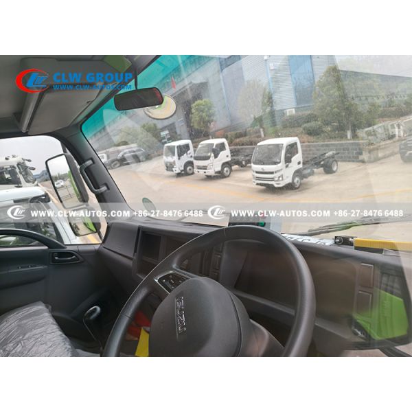 I-SUZU 700P 4x4 RHD 190hp Garbage Compactor Truck and 9m³ Compaction Volume