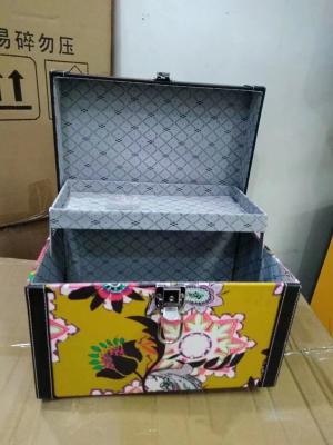 Professional Artist Studio Free Standing Makeup Train Suitcase