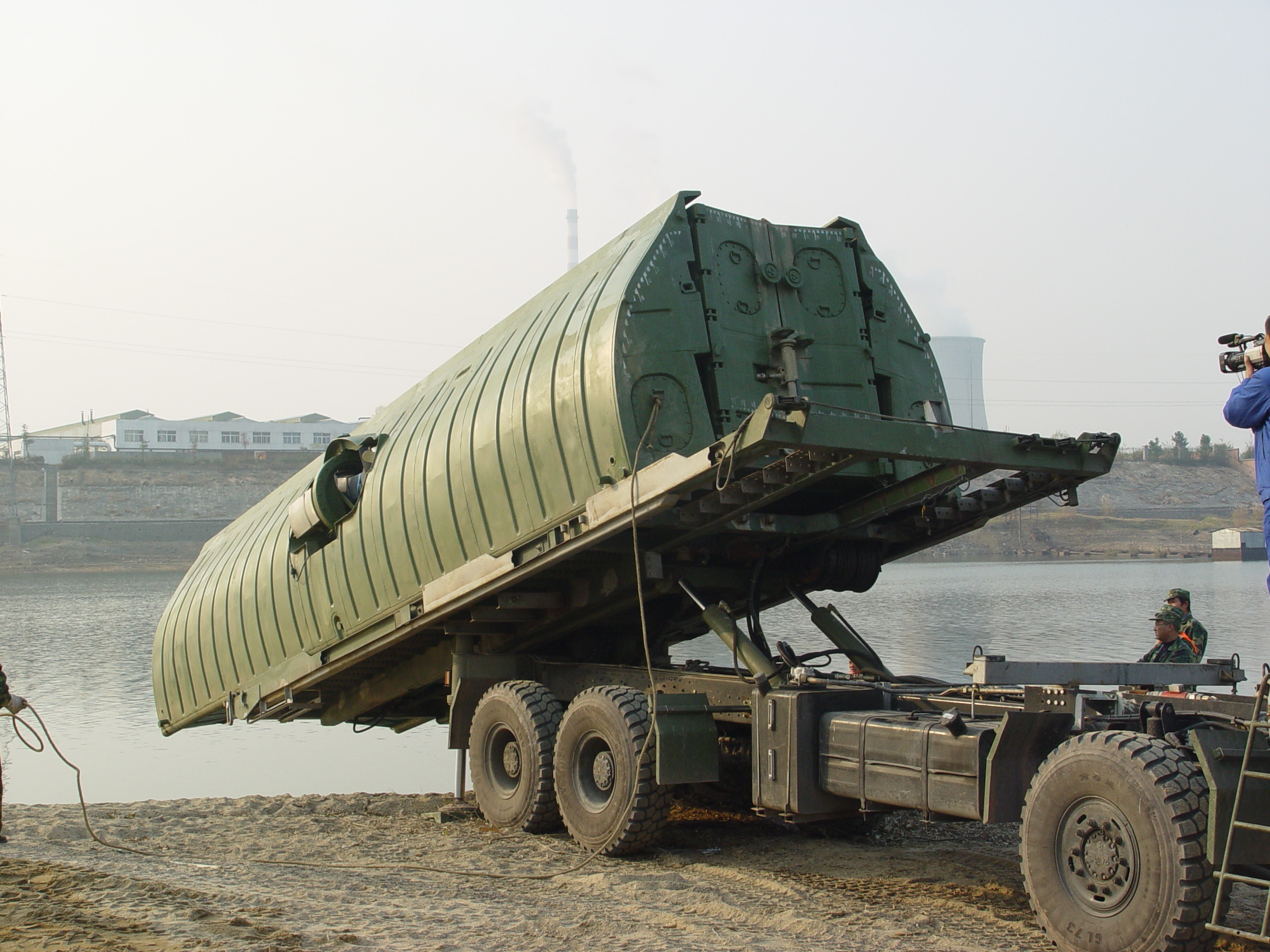 Нагрузка 72t моста понтона парома военная отслеживаемая или нагрузка колеса 83t, который нужно пересечь над рекой