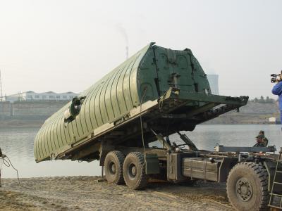 Ferry Military Pontoon Bridge Tracked Load 72t Or Wheel Load 83t To Cross Over River