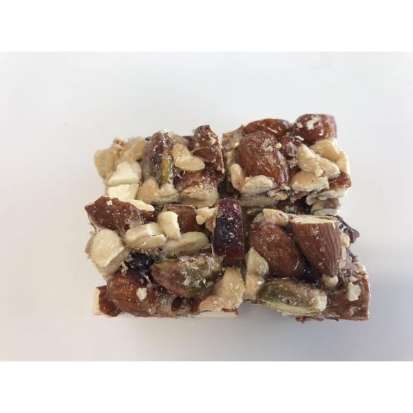 Здоровое гранатовое дерево хруста Нутриоус не связывает никакой жаря смешивать с сиропом