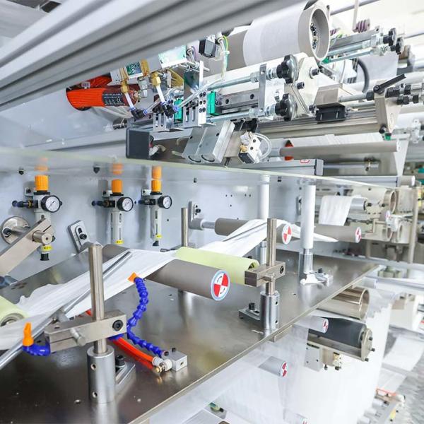98% Yield Rate Full Servo Baby Diaper Making Machine 800pcs/min CE ISO Certificate