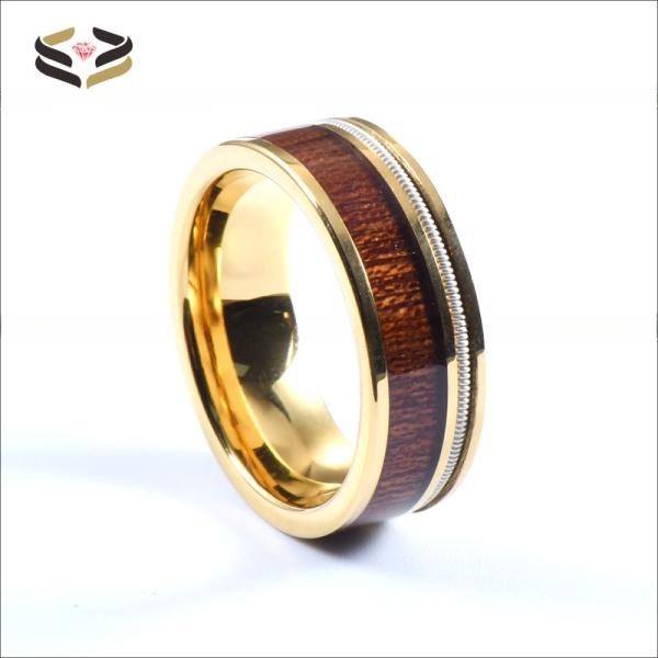 Anillo de carburo de tungsteno dorado plano para hombre con incrustaciones de madera de Koa y cuerda de guitarra de 8 mm para fiesta