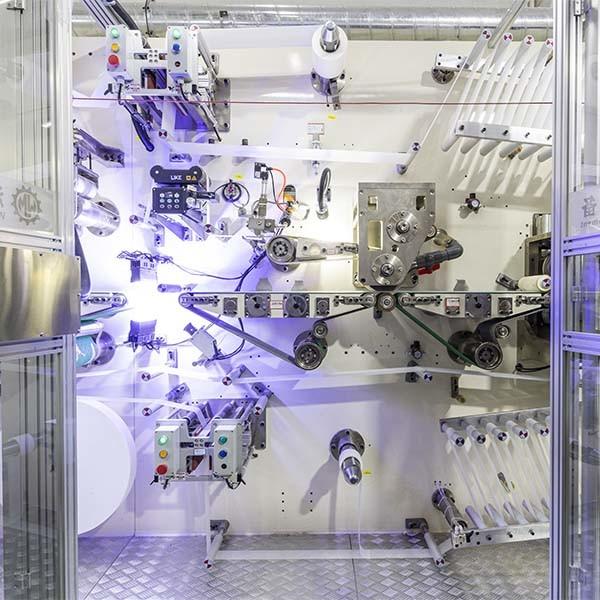 Professional Factory Product Sanitary Pad Making Machinery Customized Opreation System