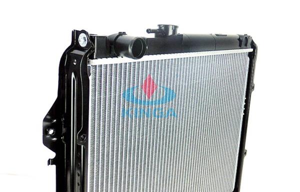 OEM 16400 - 5B590 Toyota HILUX Radiator for HILUX LN147 / LN8 # /9 # / 10 # / 11