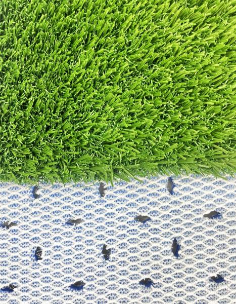 スポーツフィールド用人工芝下、ラミネートクロスと3DナイロンクロスPEフォームを使用した新スタイルの衝撃パッド