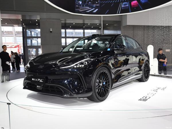 Saic IM LS6 4WD EV SUV The Must-Have B2B Choice for Long Range Needs in 2023-2024