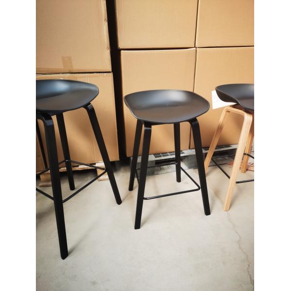 Polypropylene Tall Bar Stool Chair Wooden Legs 40 Inch