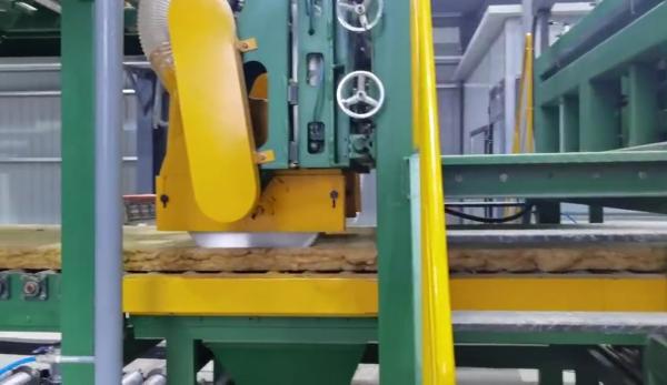 石の羊毛の生産のための双刃の飛ぶサーフクロス切断機