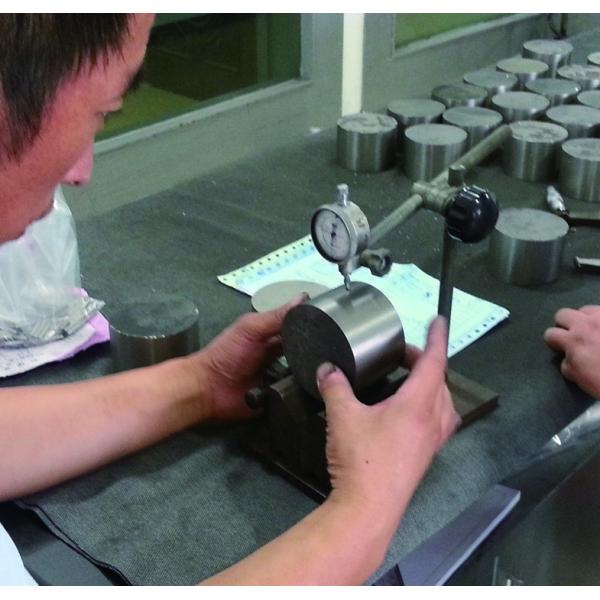 104.91г Постоянный ферритовый коровьи магнит Черный порошковый пальто Промышленный магнит 3 