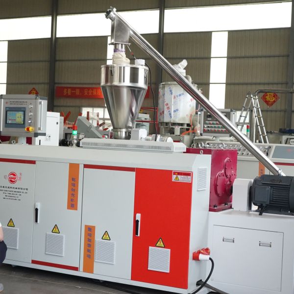 Plastic CPVC UPVC Pipe Manufacturing Machine with Conical Twin Screw Extruder