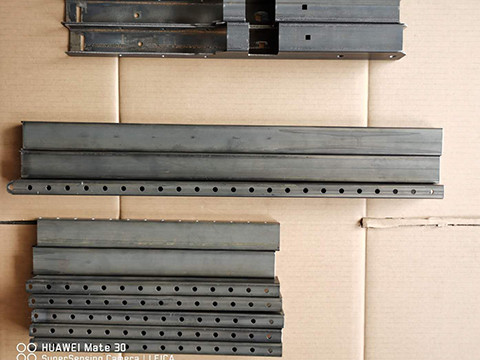 Hot Rolled Steel A572 Grade 50 Welding Laser Cutting Tubes 0.1-0.05mm Tolerance